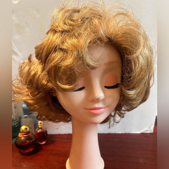 TEVIRON VINYON synthetic wig Curly Wig Gokden Blonde Cap - Picture 2 of 10